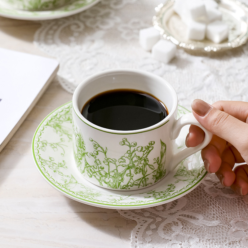 Lelietje-van-dalen koffiekop e - Coffee Tea English recensie en prijs