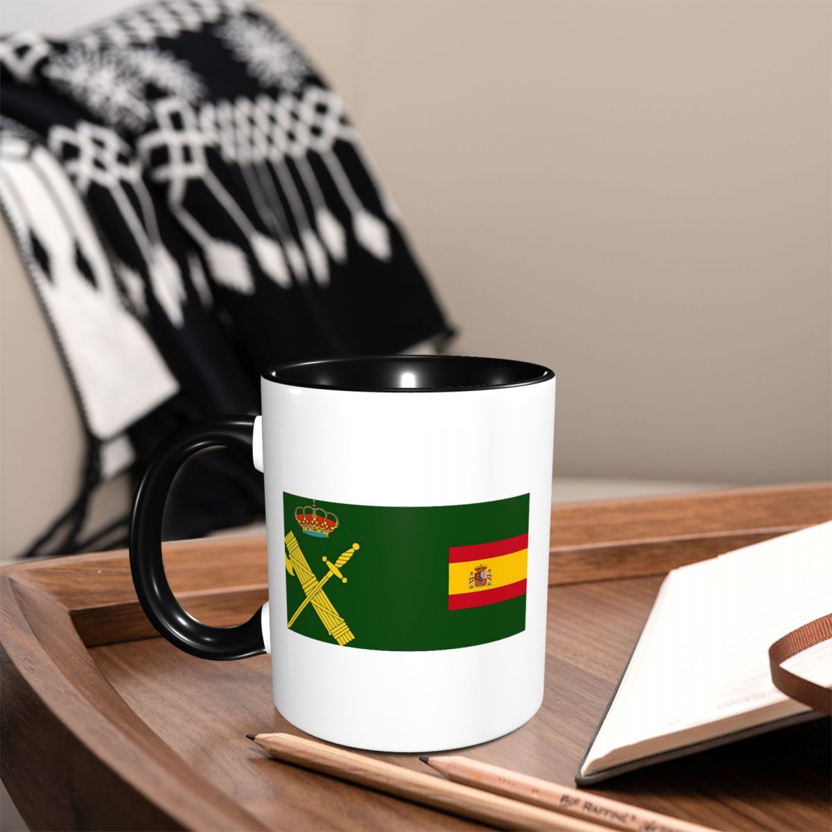 Spanje Vlag Plus Embleem Civie - Coffee Plus Tea recensie en prijs